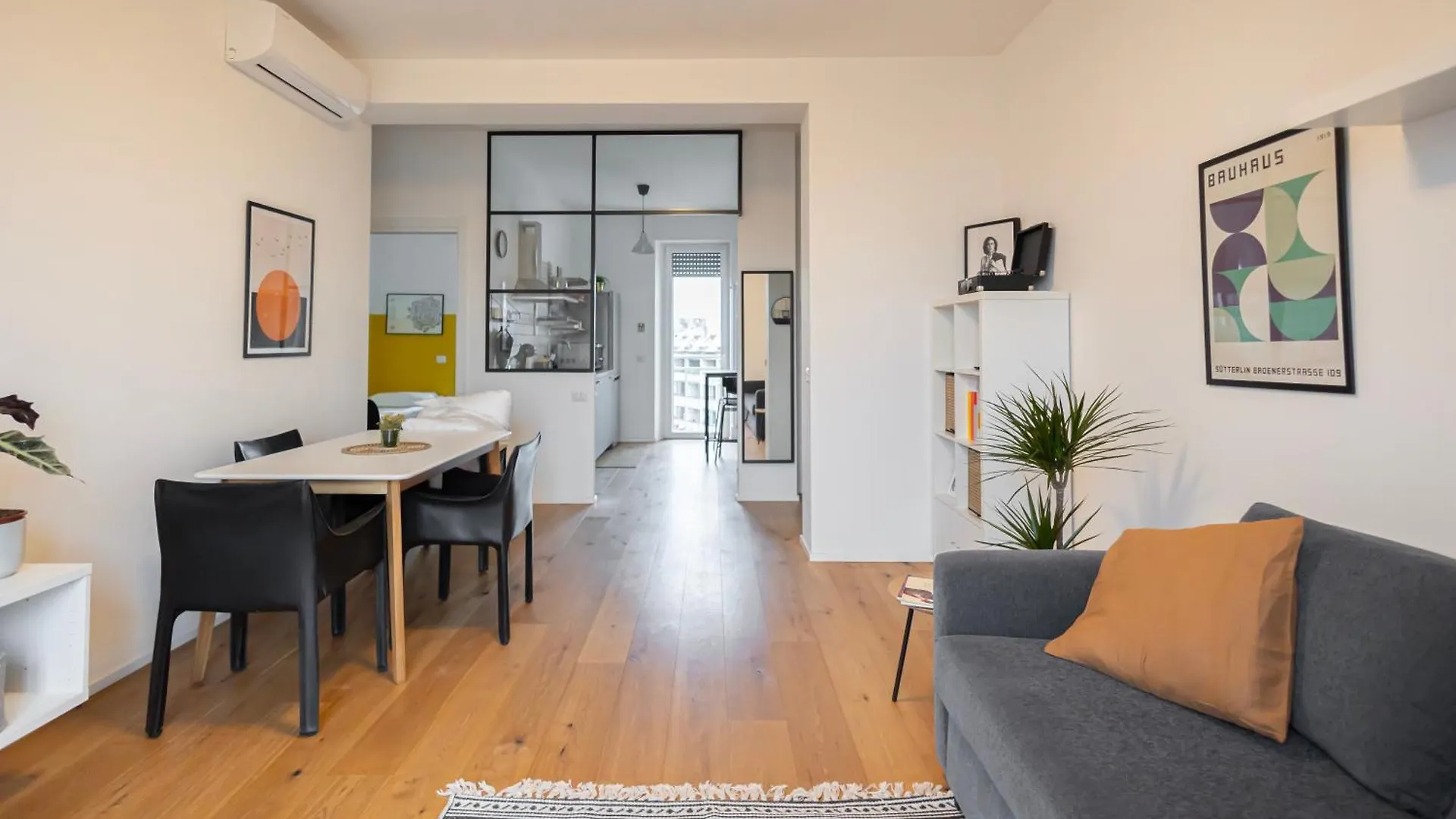 Nuovissimo Trilocale A 200 Metri Da Zara Apartment Milan Italy
